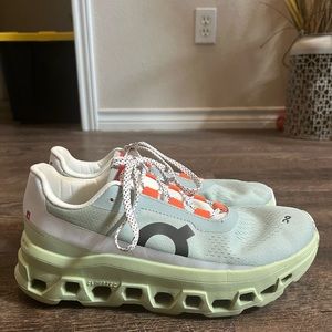 OnCloud running shoes cloud monster